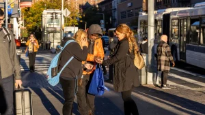 NYC alerta sobre mayores peligros para los peatones en las tardes de otoño
