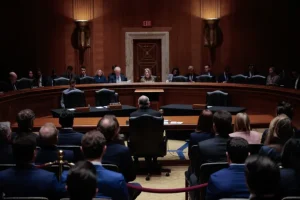 El interrogatorio de Lutnick en el Senado de EE.UU. muestra a Trump un adelanto de un posible futuro sombrío