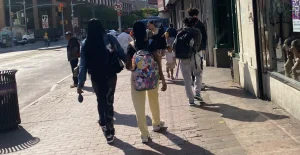 Lo que deben saber los padres sobre el acoso y la violencia en el noviazgo adolescente en Nueva York