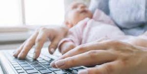 Maternidad Feminista: Rompiendo estereotipos y construyendo una crianza con libertad