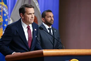 La acusación a James Comey parece ser una mala noticia para mucha gente, incluido Trump